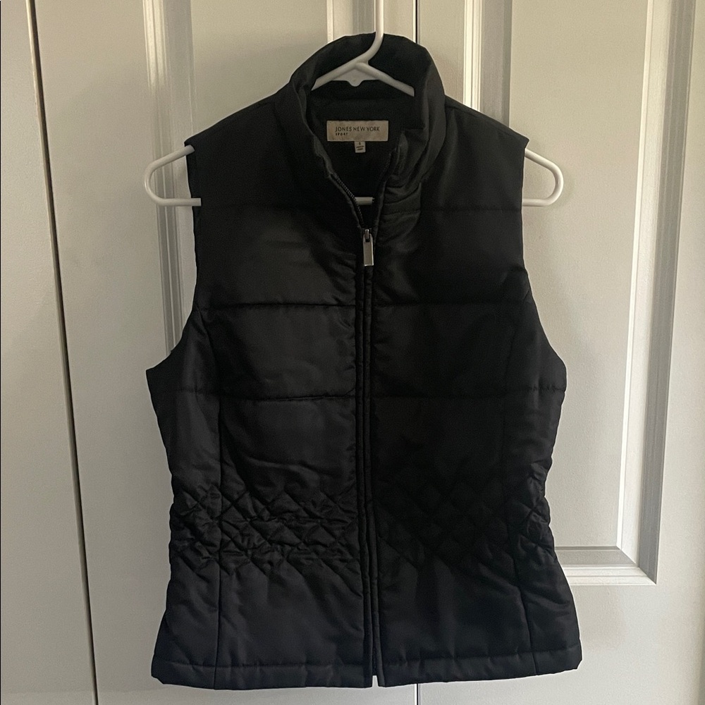Jones New York Women's Black Puffer Vest